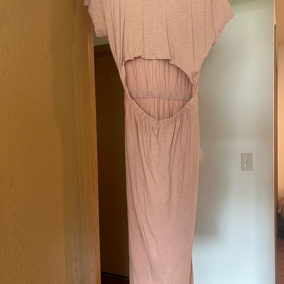 Old Navy Waist-Defined Short Sleeve Cutout-Back Slub-Knit Midi Dress - Picture 7 of 7